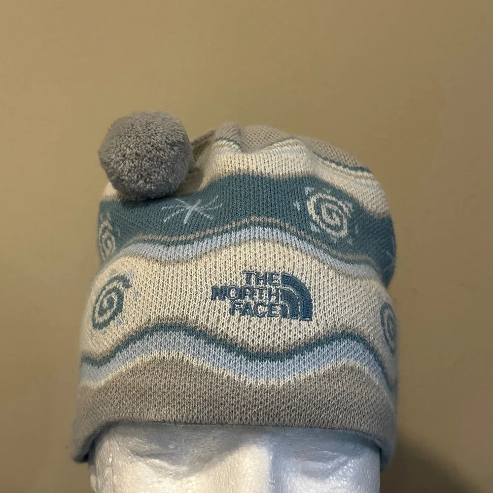 The North Face Beanie Hat Blue Grey Snowflake Swirl Pom Pom Made in Canada M/L